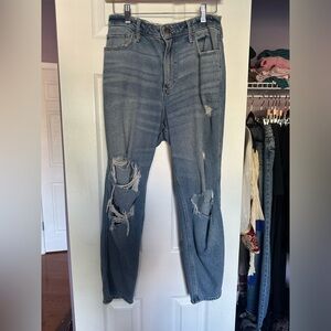 Hollister Curvy High-Rise Mom Jean